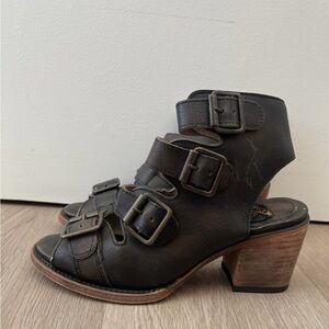 Freebird by Steven Quail EUC